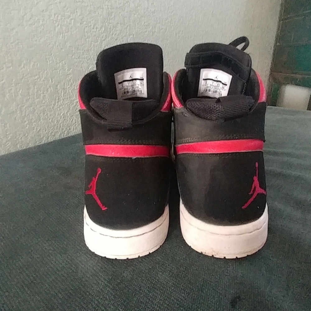 Air Jordan - Picture 2 of 4